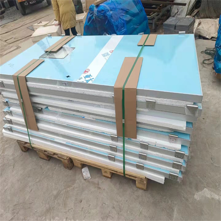 安顺工业防护先锋：定制化铅门解决方案全解析